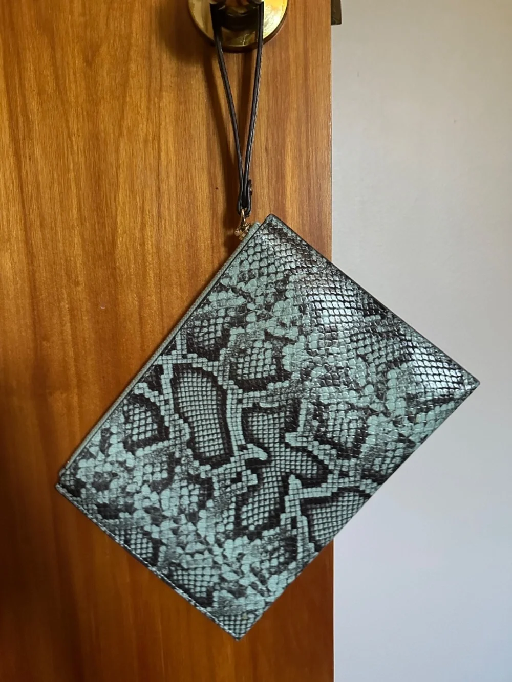 Michael Kors Capacity Wristlet